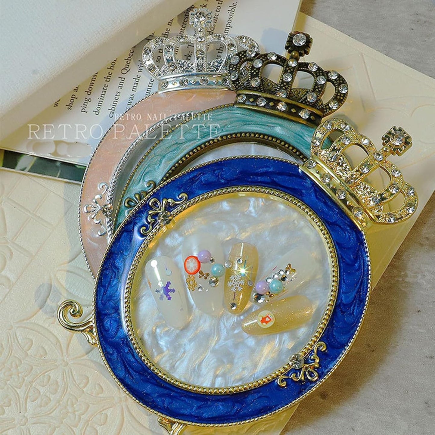 3 Pcs Nail Art Palette, Nail Art Painting Mixed Color Palettes Crown Nail Holder Retro Nail Art Display Board, Nail Art Display Tools Photography Props