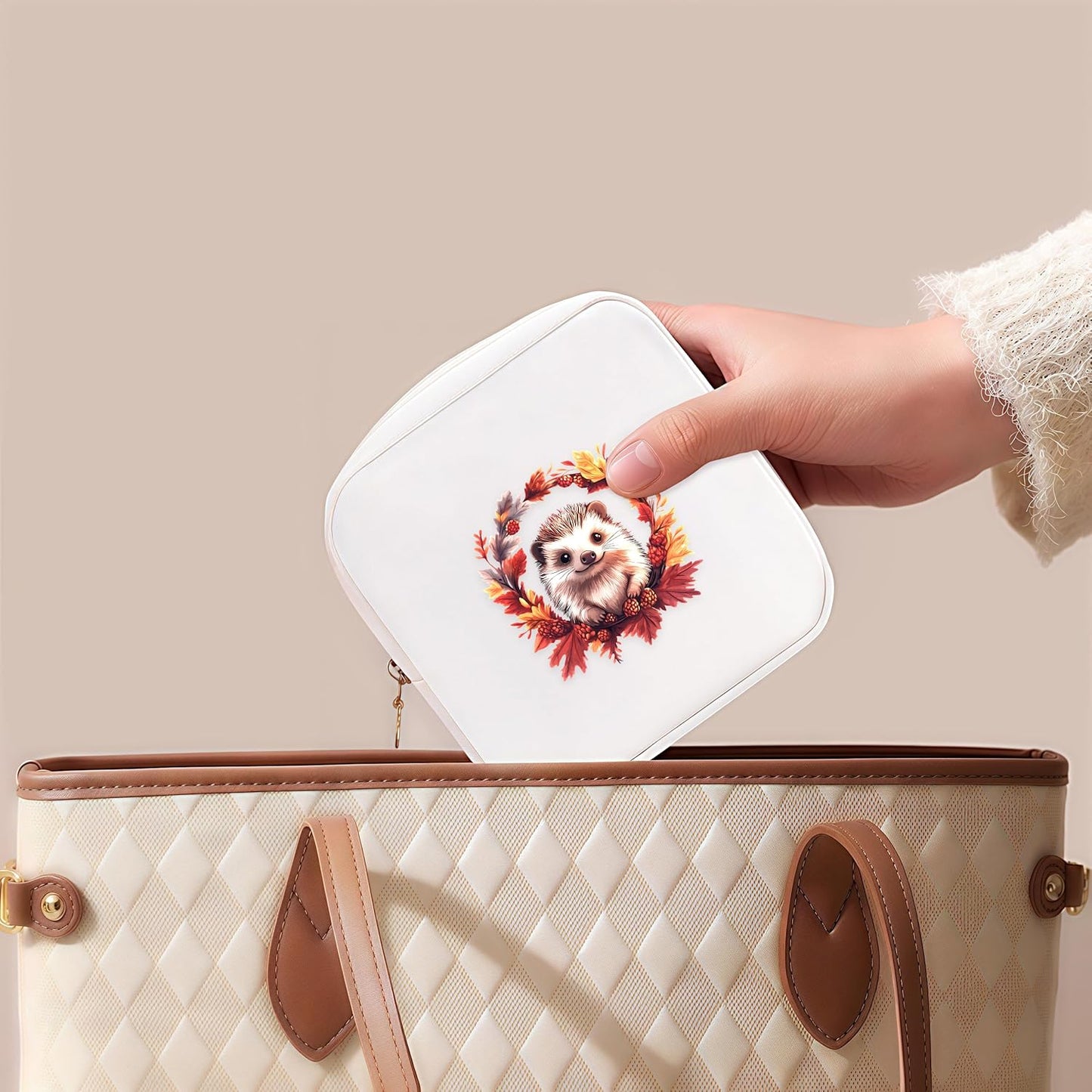 Hedgehog Mini Makeup Bag, Hedgehog Gift For Women Girls, Cute Portable Zipper Pouch Cosmetic Bag For Teen Girls Kids, Small Storage Bag For Sanitary Pad, Period napkin bag!